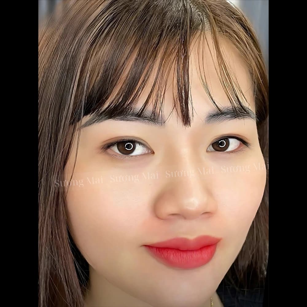 Phun Môi Cân Bằng Năng Lượng